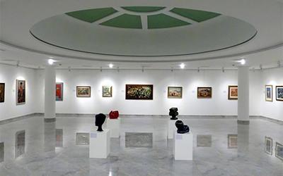 Baldosas de cerámica efecto mármol para una galería de arte en Eslovaquia